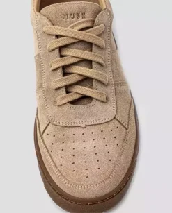 Beżowe sneakersy ze skóry welurowej