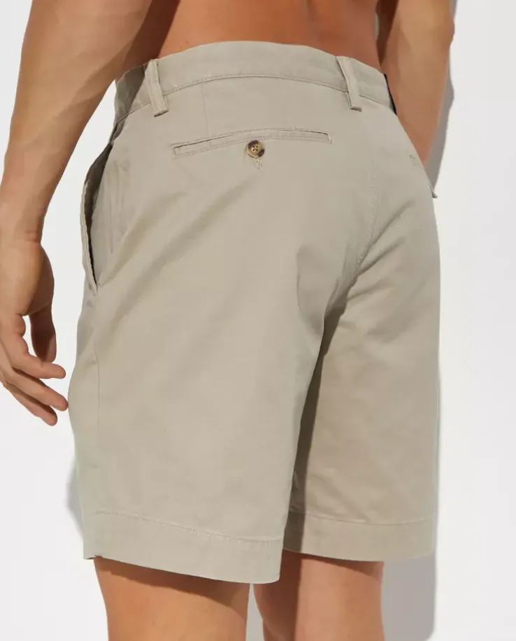 Beżowe spodenki Chino Classic Fit