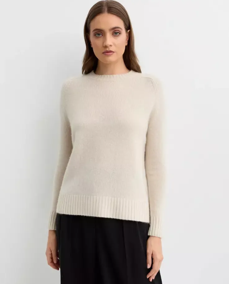 Beżowy sweter z kaszmiru