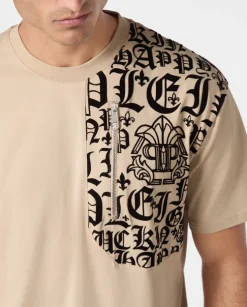Beżowy t-shirt z ozdobną aplikacją