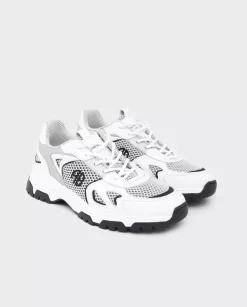 Białe sneakersy z logo