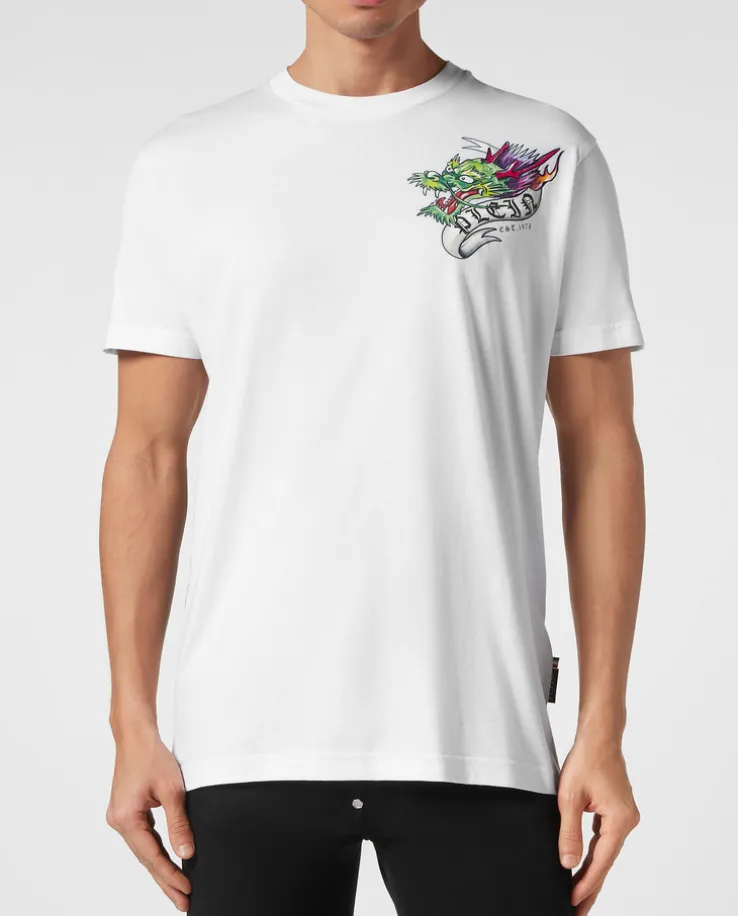 Biały t-shirt z kolorowym nadrukiem