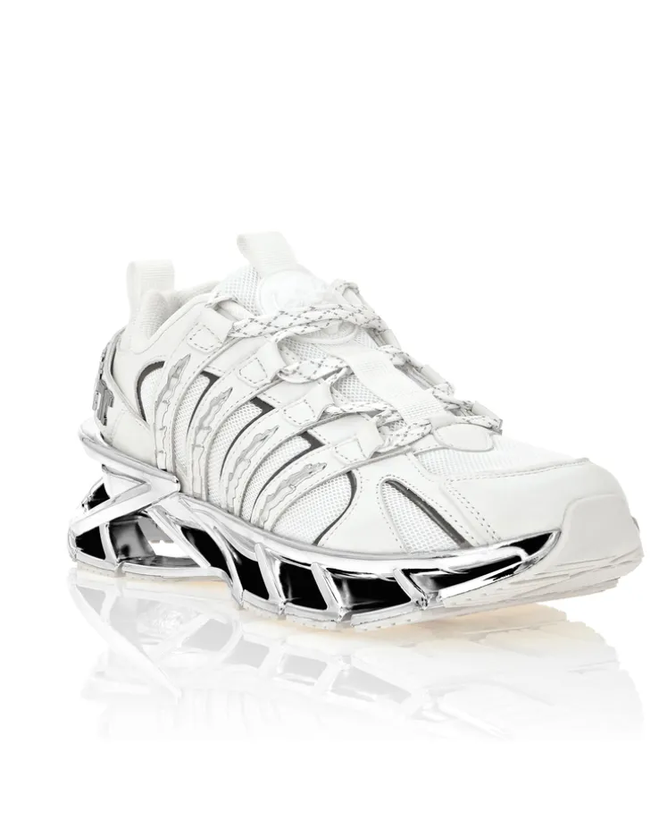 Buty sportowe na ozdobnej podeszwie