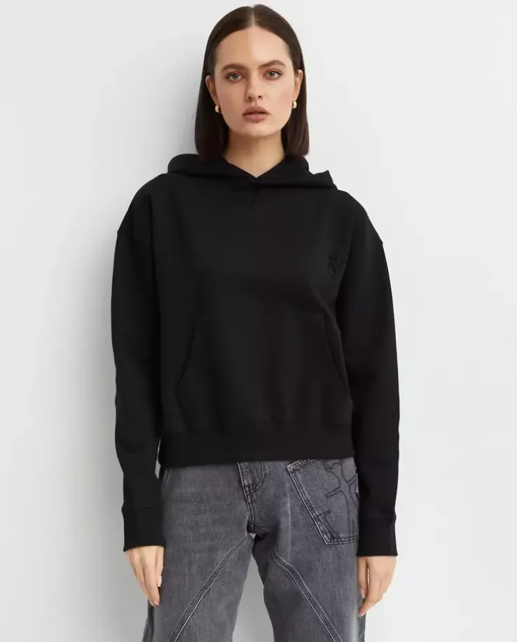 Czarna bluza z kapturem