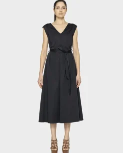 Czarna elegancka sukienka midi