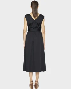 Czarna elegancka sukienka midi