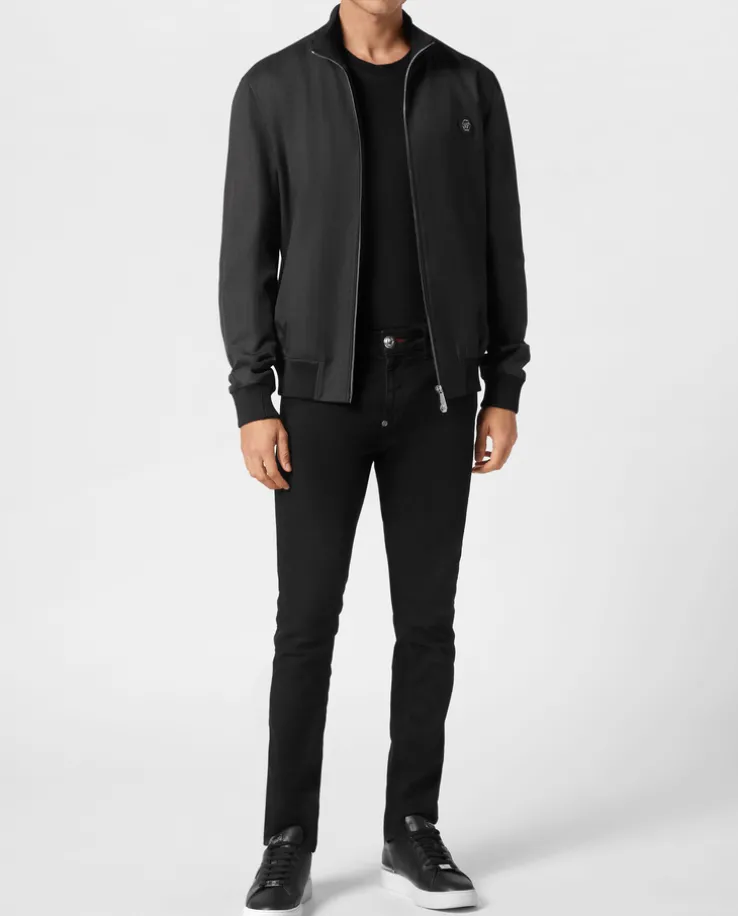 Czarna kurtka bomber