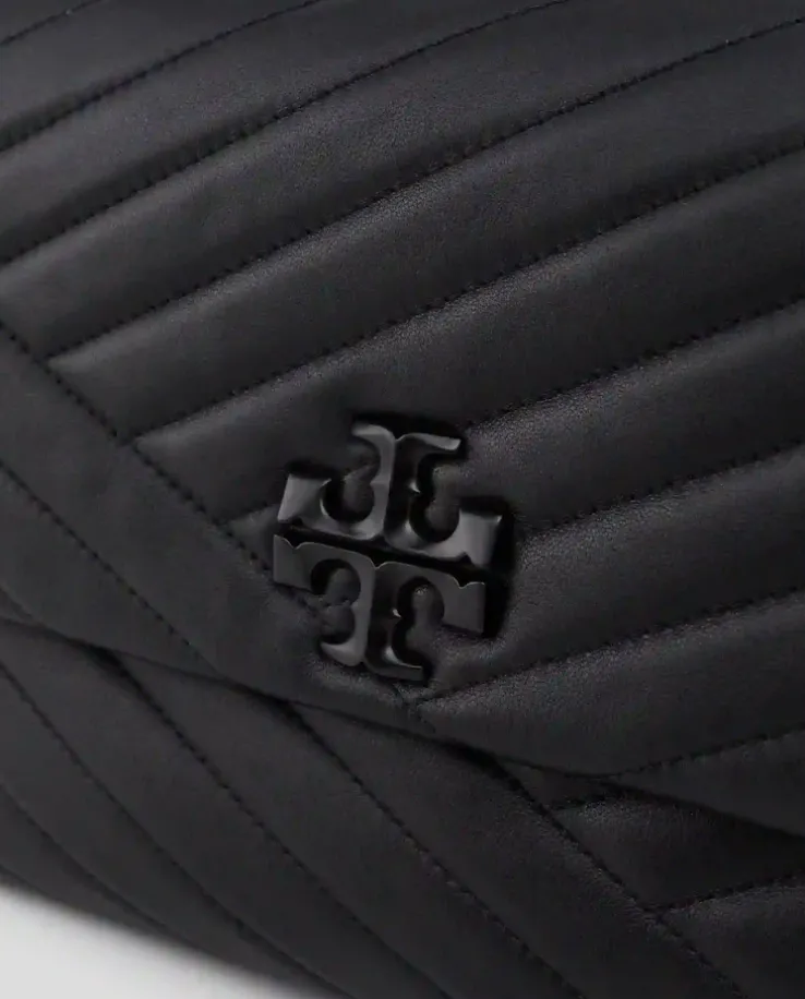 Czarna pikowana torebka Kira Chevron