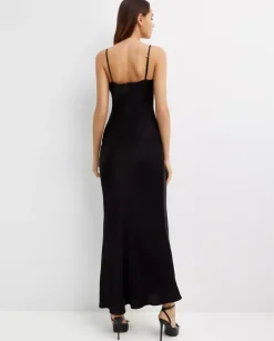 Czarna sukienka maxi