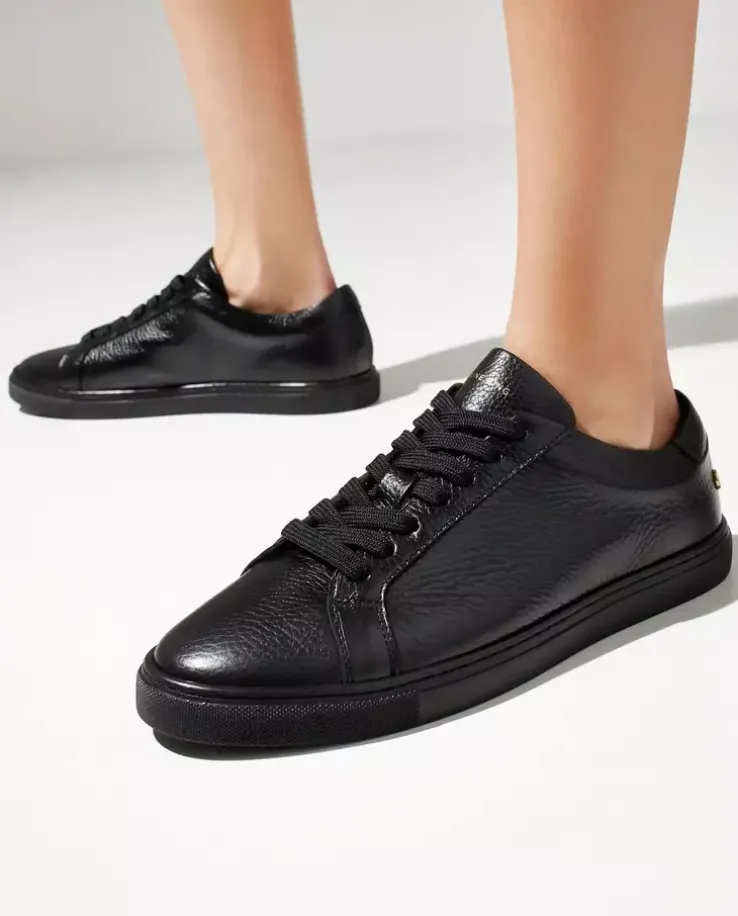 Czarne skórzane sneakersy