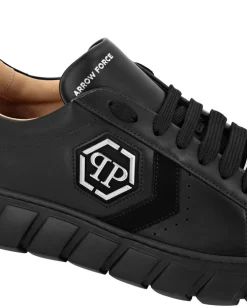 Czarne sneakersy z logo