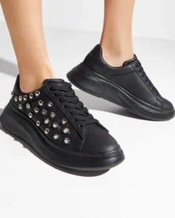 Czarne sneakersy z ćwiekami