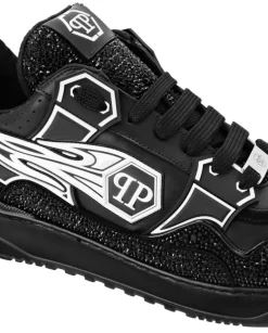 Czarne sneakersy ze zdobieniem