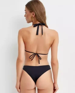 Czarny top od bikini z łańcuszkiem