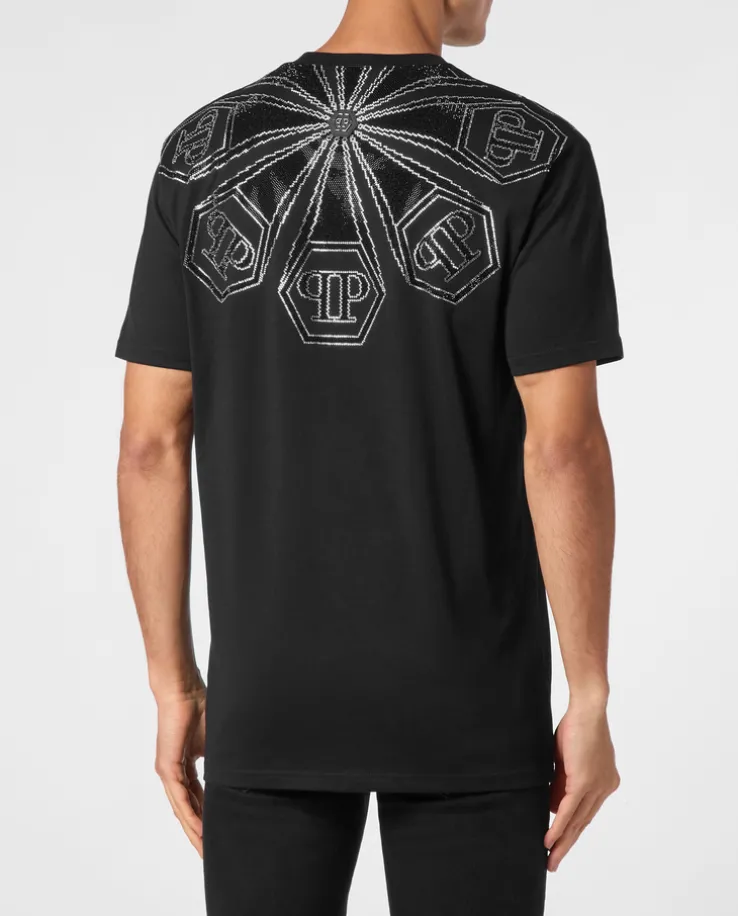 Czarny T-shirt z błyszczącą aplikacją