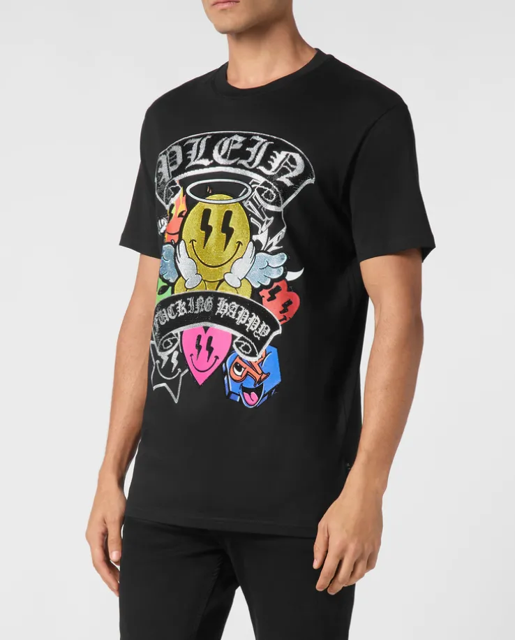 Czarny t-shirt z dużym zdobieniem z kryształów