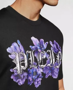 Czarny t-shirt z nadrukiem
