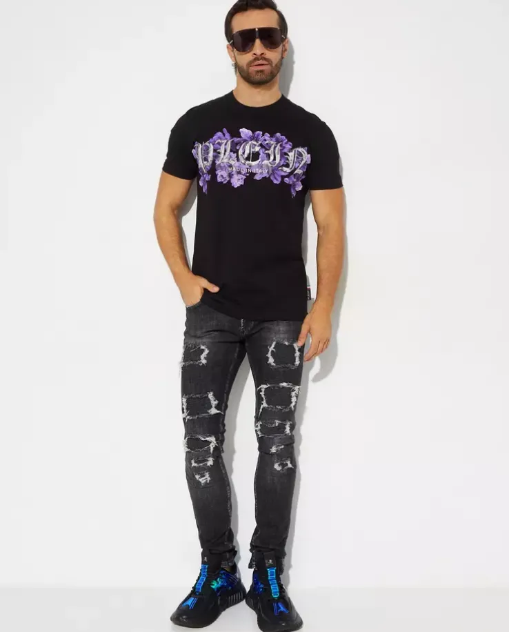 Czarny t-shirt z nadrukiem