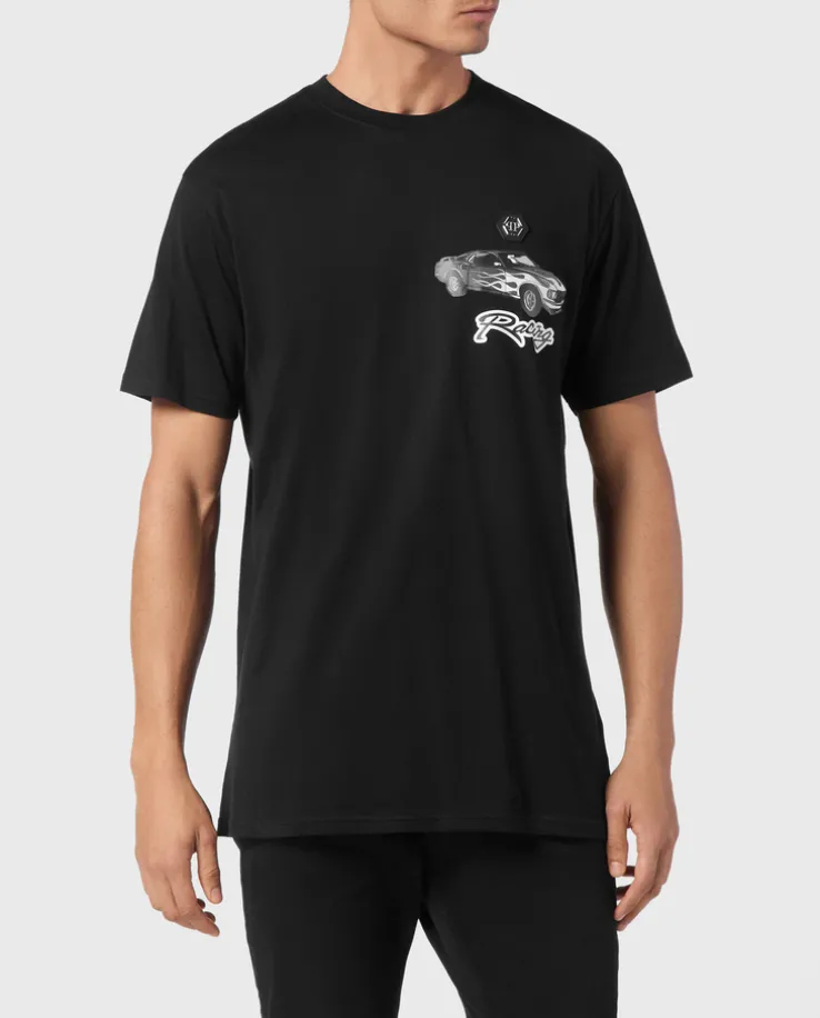 Czarny t-shirt z nadrukiem i okrągłym dekoltem