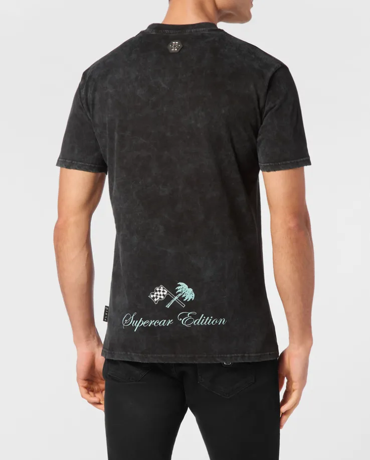 Czarny t-shirt z nadrukiem