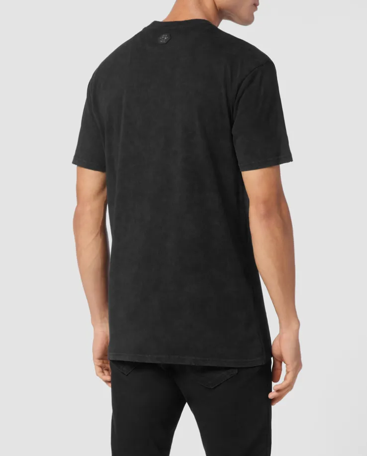 Czarny t-shirt z okrągłym dekoltem