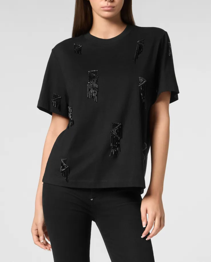 Czarny t-shirt z ozdobnymi frędzlami