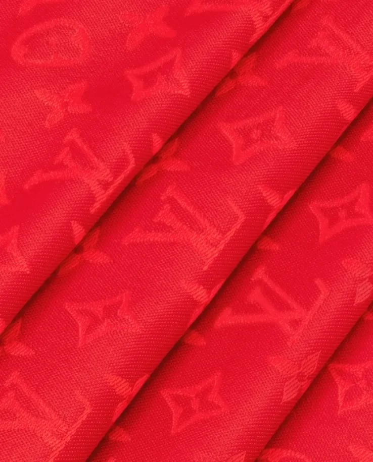 Czerwona chusta w monogram
