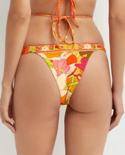 Dół od bikini w kwiaty z ozdobnymi pierścieniami
