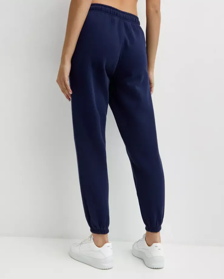 Granatowe spodnie dresowe z logo