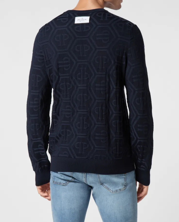 Granatowy sweter z monogramem