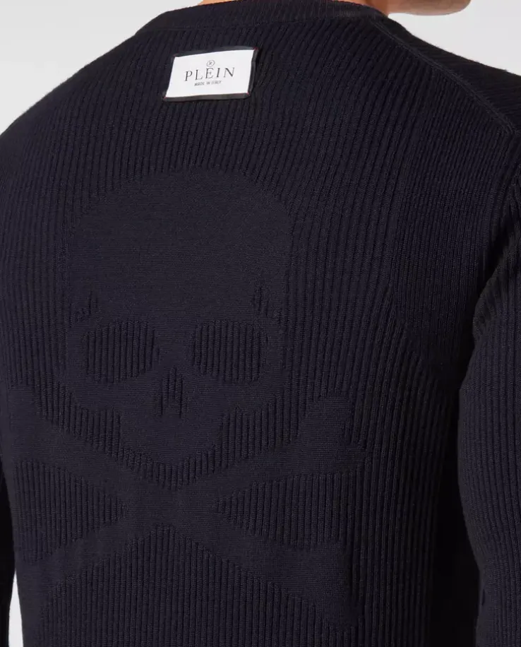 Granatowy sweter z wełny