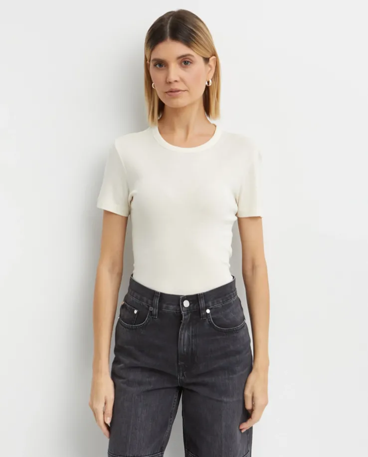 Kremowa koszulka z logo