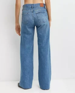 Niebieskie jeansy Hugh