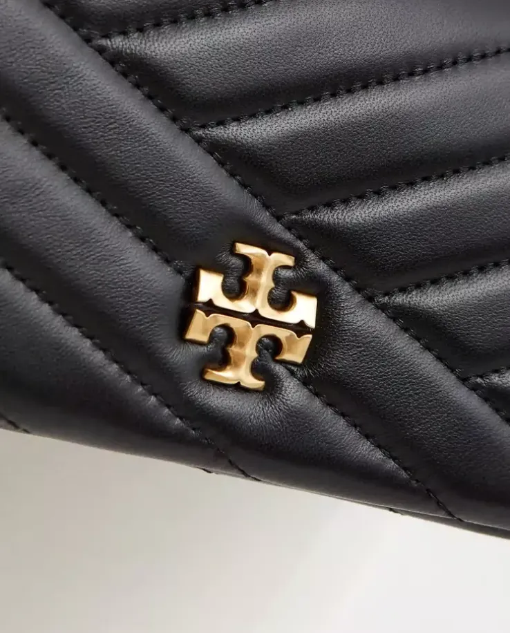 Pikowana czarna torebka Kira Chevron