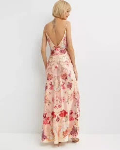 Sukienka maxi w kwiaty na cienkie ramiączka