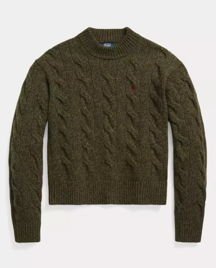 Sweter z golfem i wyszywanym logo