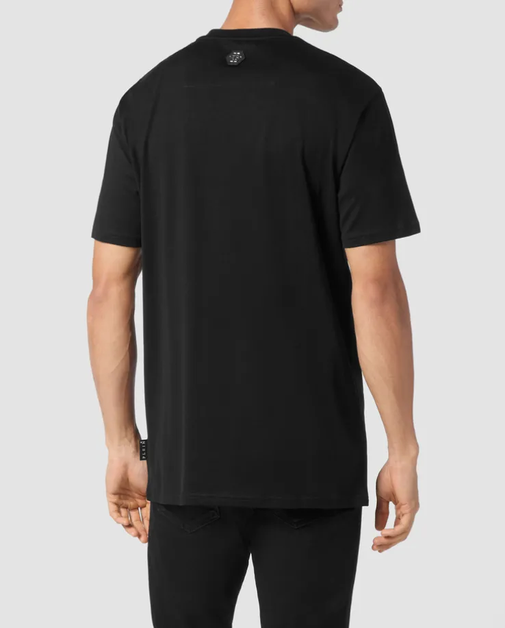 T-shirt ozdobiony kryształami i logo
